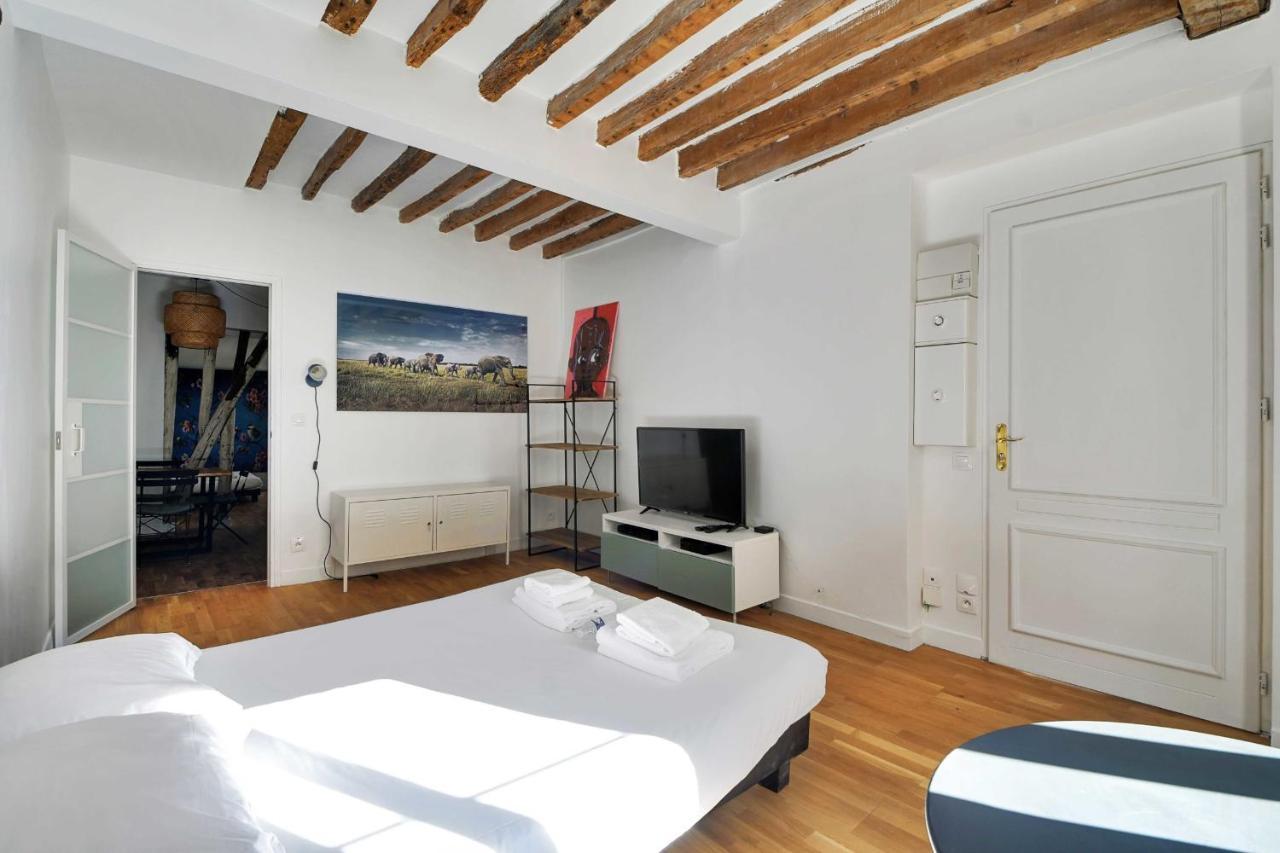 Cosy In The Heart Of *